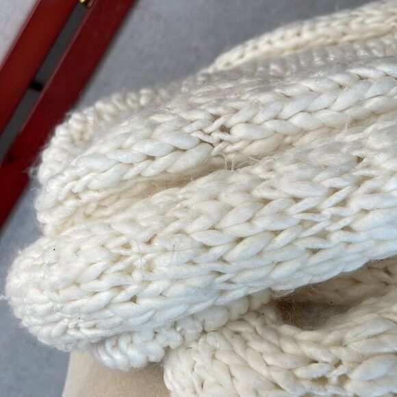 White Chunky Knit Infinity Scarf (One Size) - Picture 5 of 11